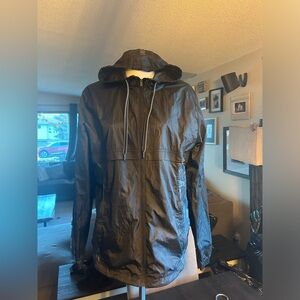 Under armour unisex black wind breaker zip up jacket